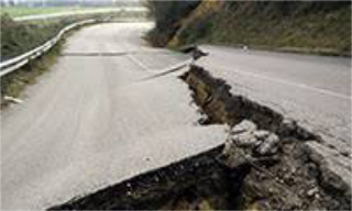 La frana di Petacciato  si muove ancora: bloccate A14, ferrovia  e statale